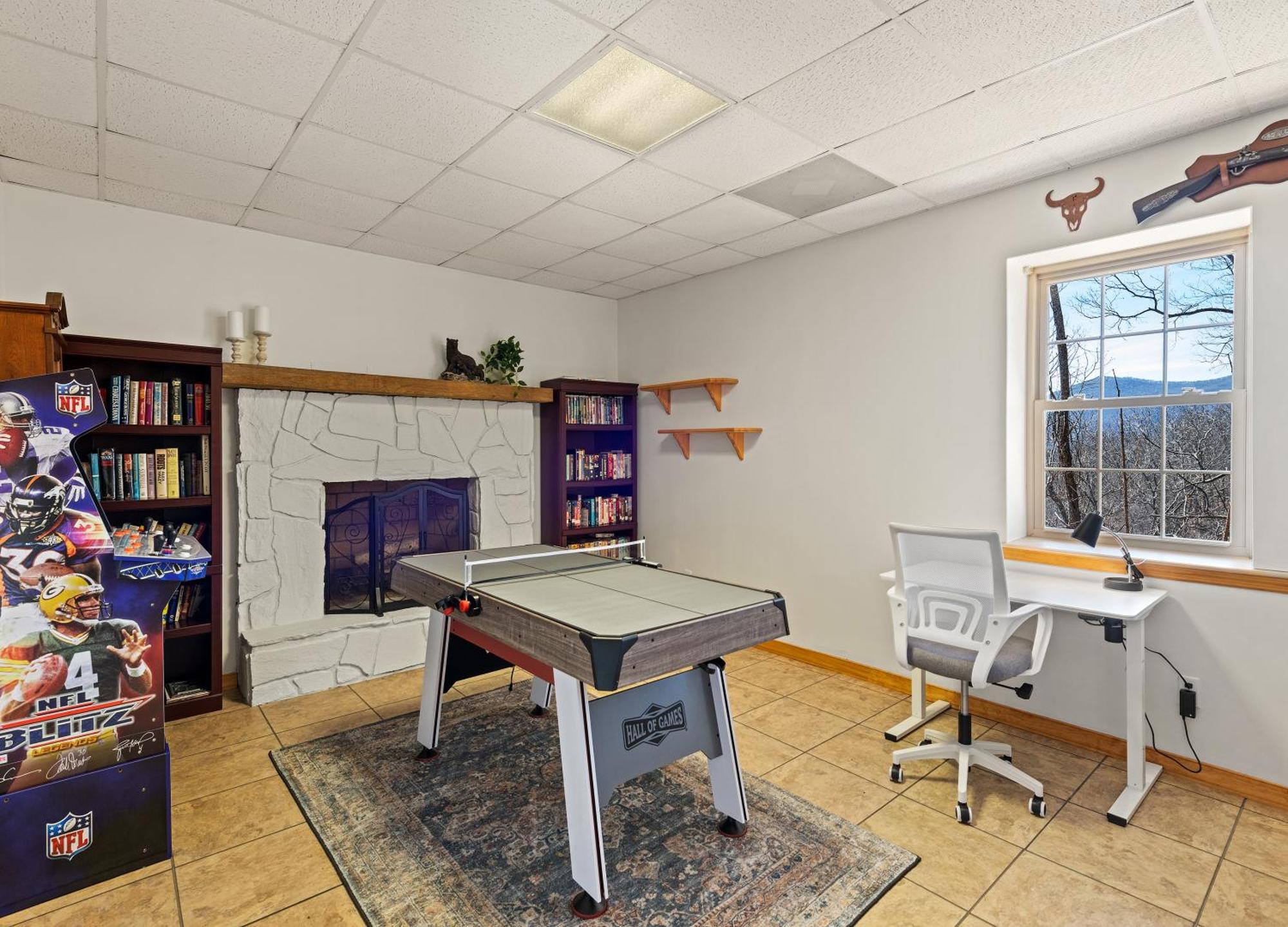 Maggie Valley Cabin With Beautiful Mountain Views, Hottub, Pet Friendly, Gameroom, Fireplace المظهر الخارجي الصورة
