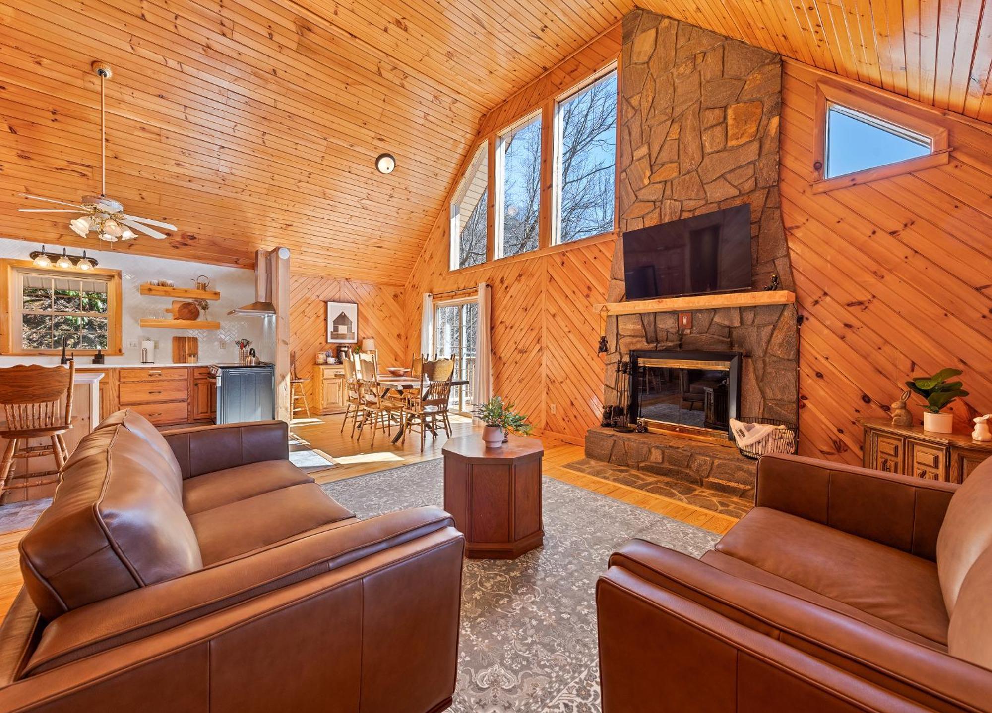 Maggie Valley Cabin With Beautiful Mountain Views, Hottub, Pet Friendly, Gameroom, Fireplace المظهر الخارجي الصورة