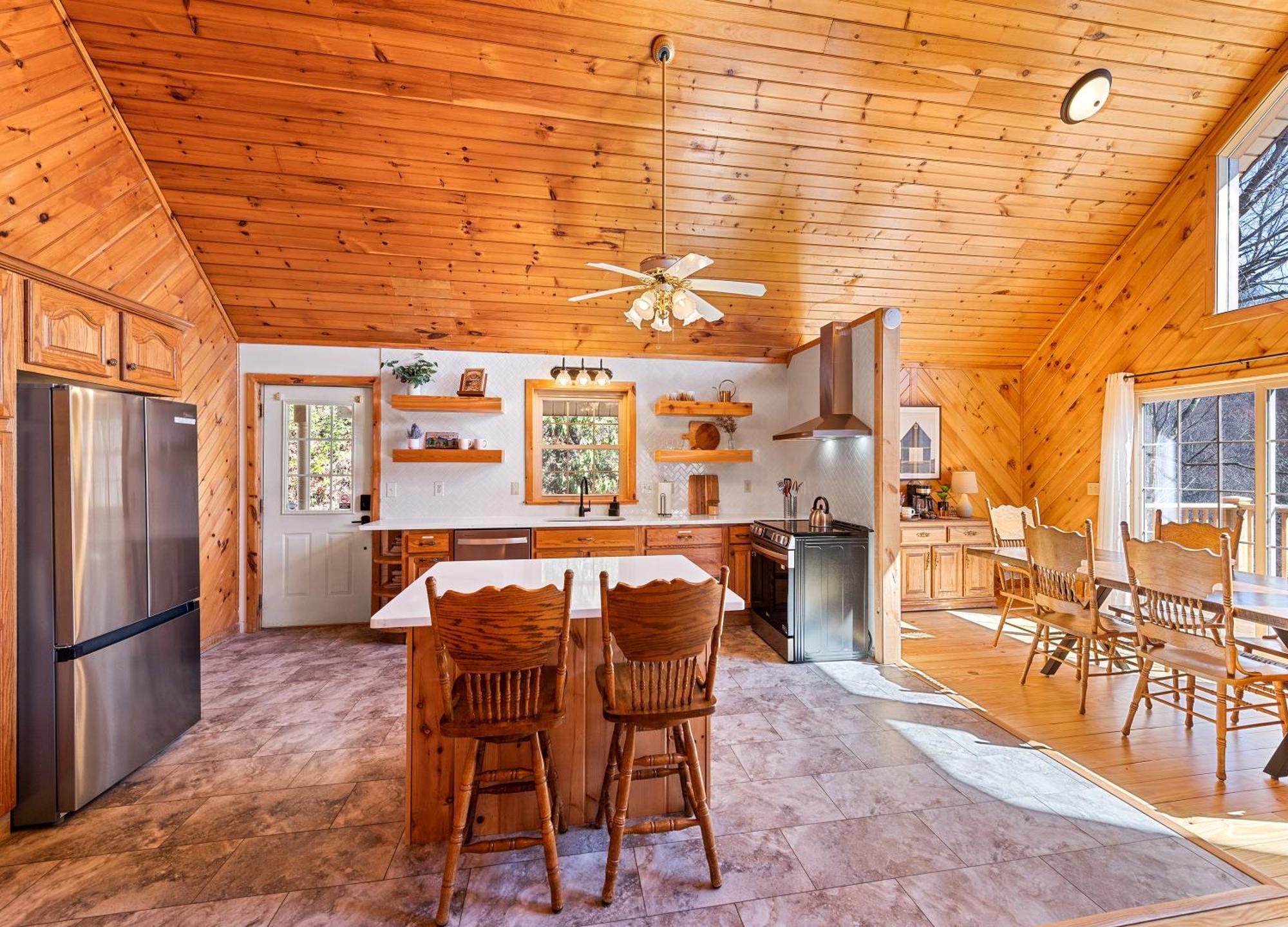 Maggie Valley Cabin With Beautiful Mountain Views, Hottub, Pet Friendly, Gameroom, Fireplace المظهر الخارجي الصورة
