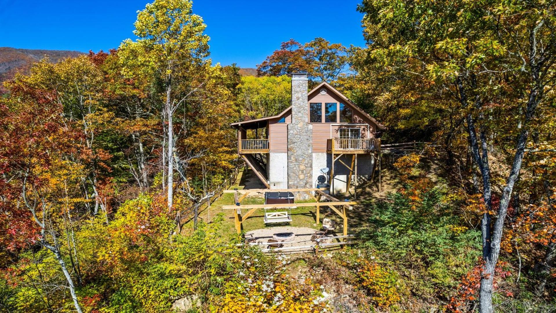 Maggie Valley Cabin With Beautiful Mountain Views, Hottub, Pet Friendly, Gameroom, Fireplace المظهر الخارجي الصورة