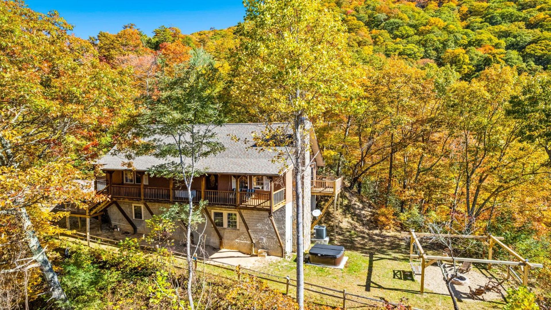 Maggie Valley Cabin With Beautiful Mountain Views, Hottub, Pet Friendly, Gameroom, Fireplace المظهر الخارجي الصورة